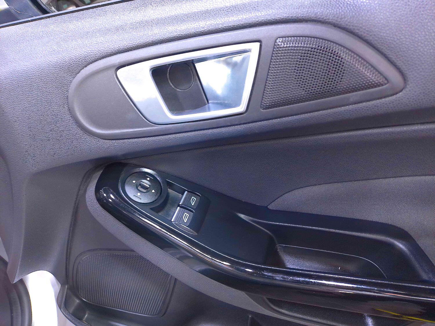 Used Ford Fiesta 2015 for sale - 76455391: Photo 6