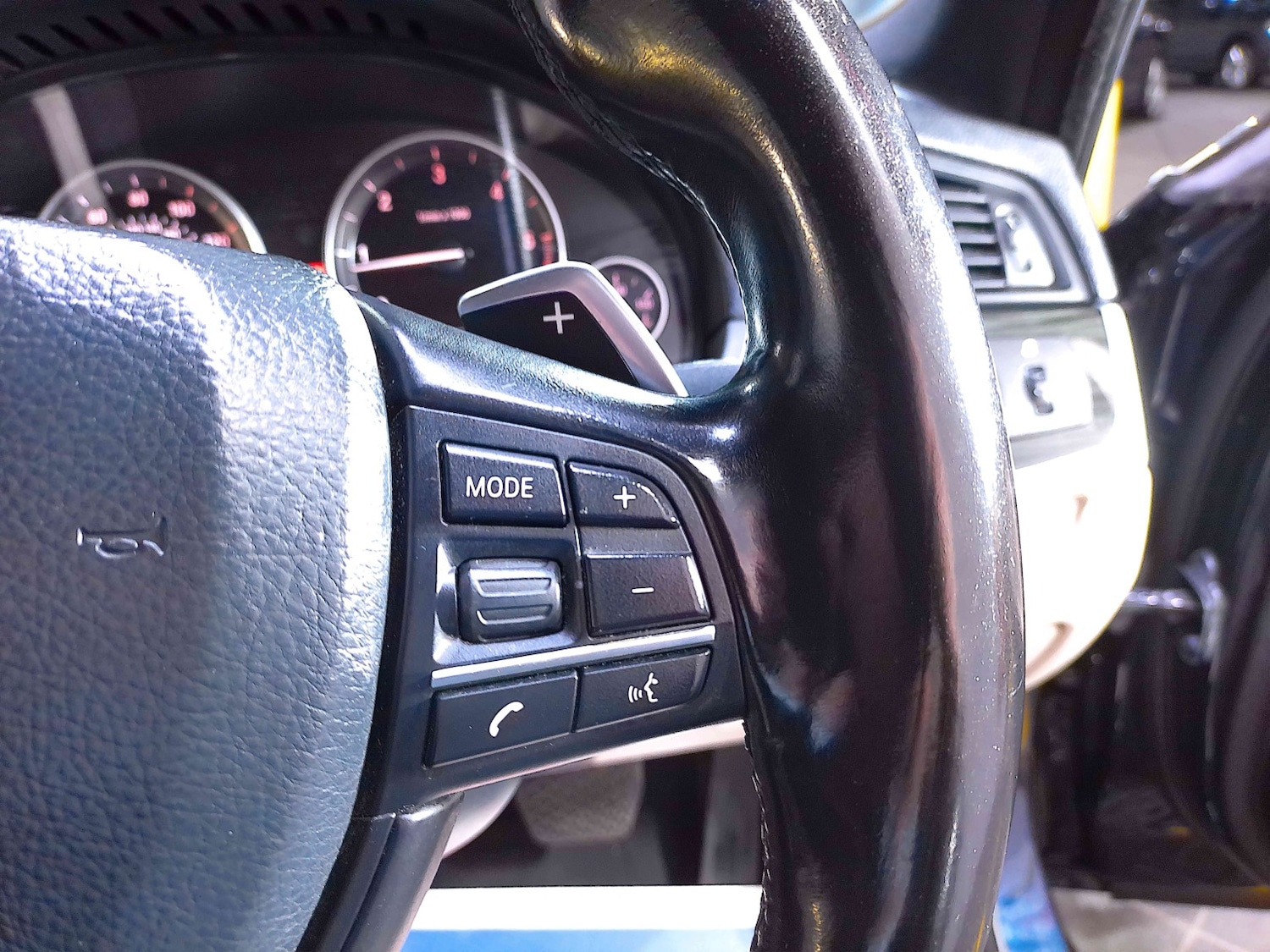 Used BMW 5 Series 2012 for sale - 77121232: Photo 12