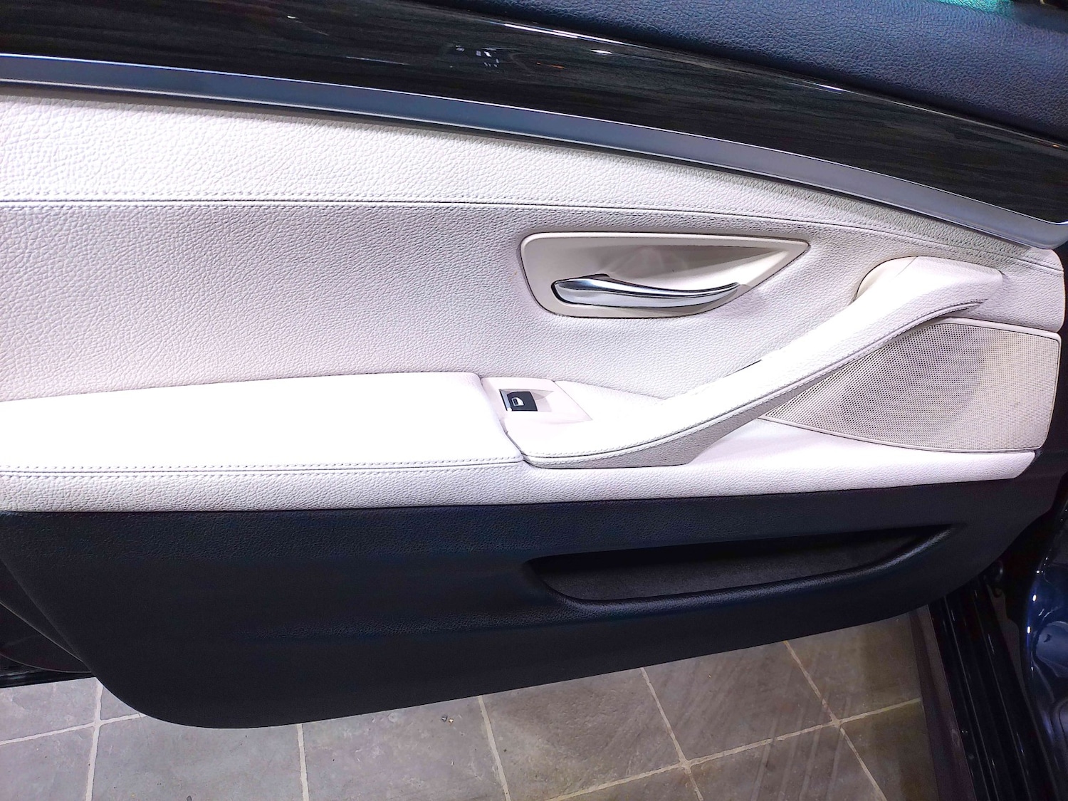 Used BMW 5 Series 2012 for sale - 77121232: Photo 45