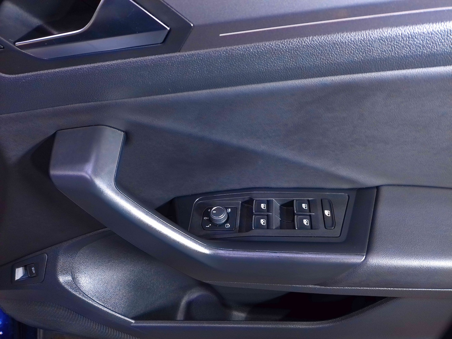 Used Volkswagen T-Roc 2021 for sale - 77289104: Photo 8