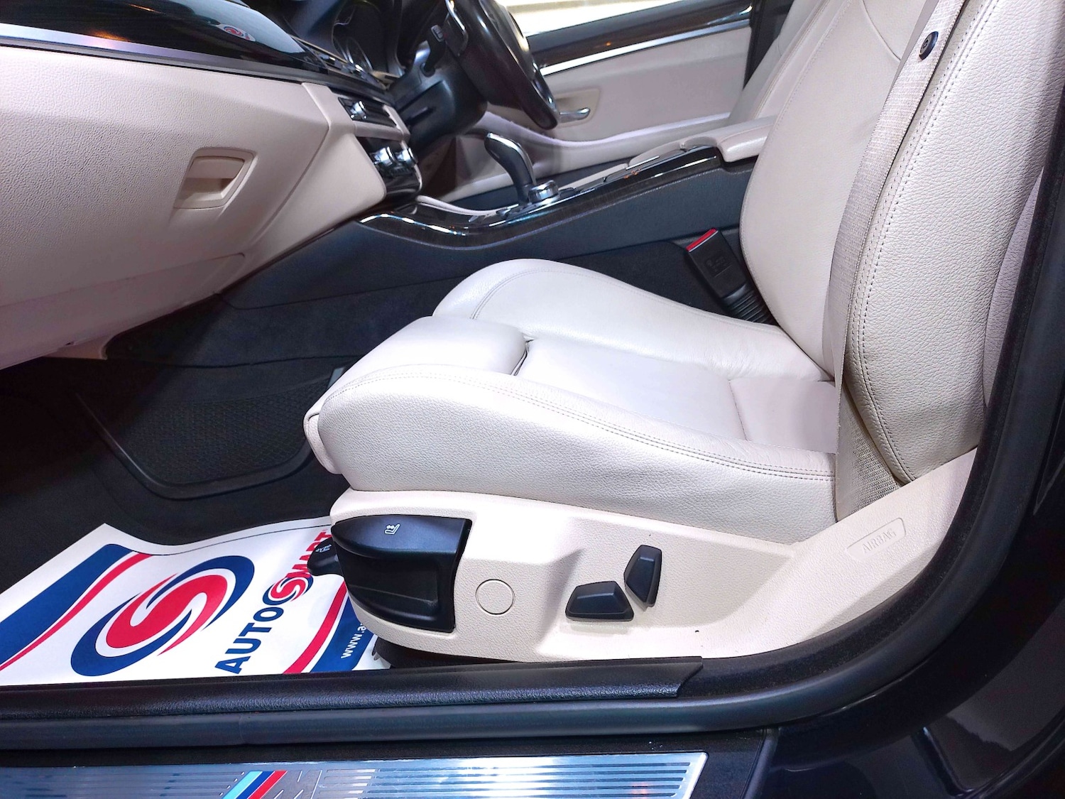 Used BMW 5 Series 2012 for sale - 76769461: Photo 47