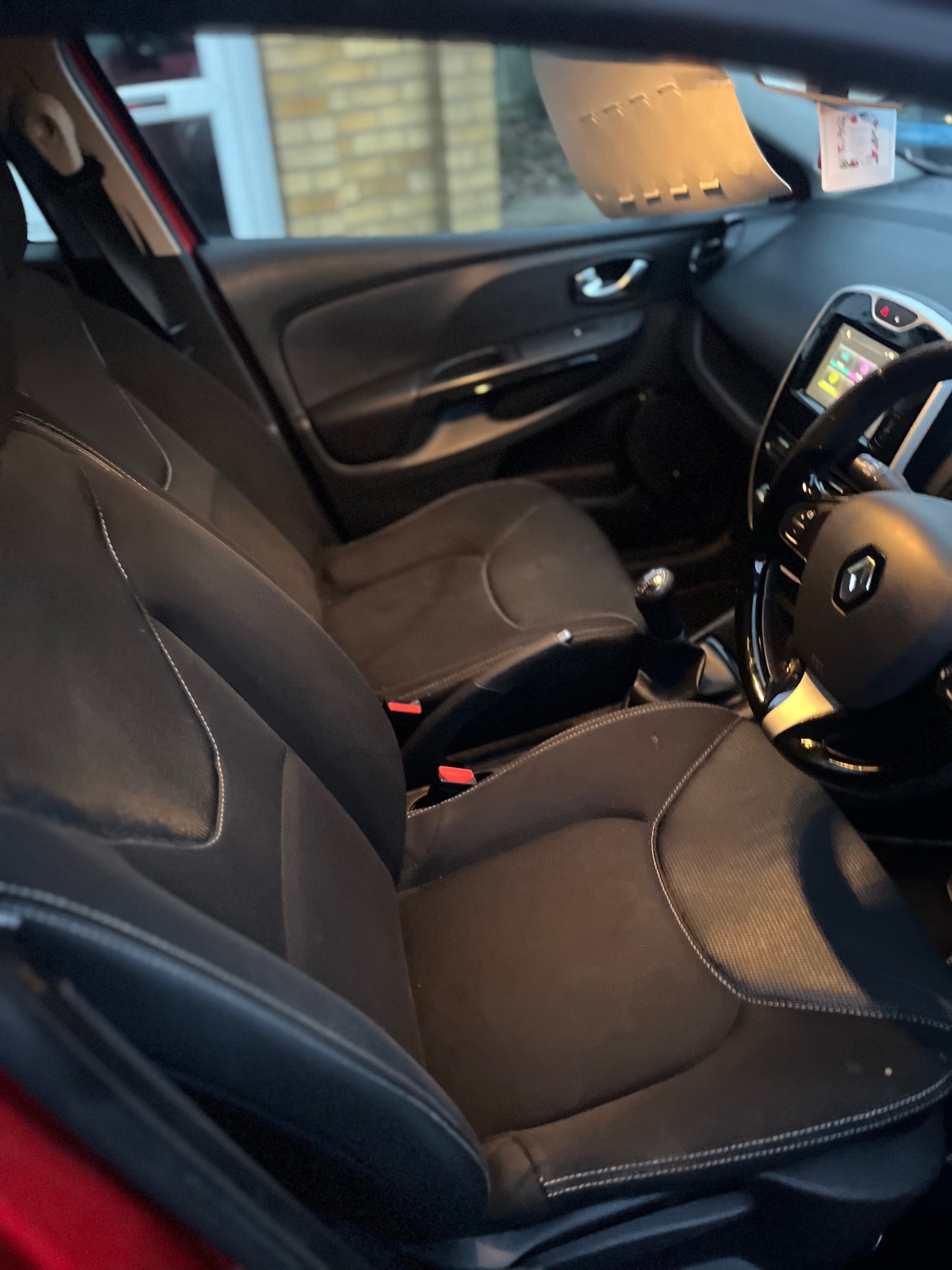 Used Renault Clio 2016 for sale - 76918743: Photo 14