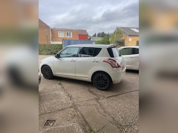Used Suzuki Swift 2012 for sale - 75604352: Photo