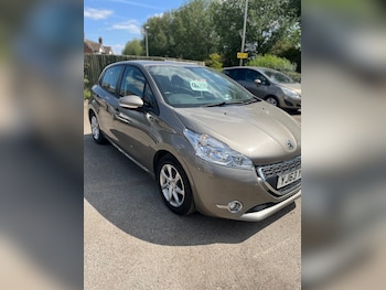 Used Peugeot 208 2013 for sale - 75536024: Photo