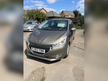 Used Peugeot 208 2013 for sale - 75536024: Photo