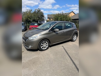 Used Peugeot 208 2013 for sale - 75536024: Photo