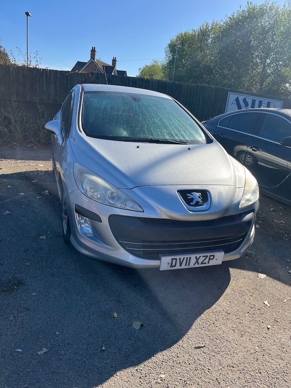 Used Peugeot 308 2011 for sale - 75825462: Photo 2