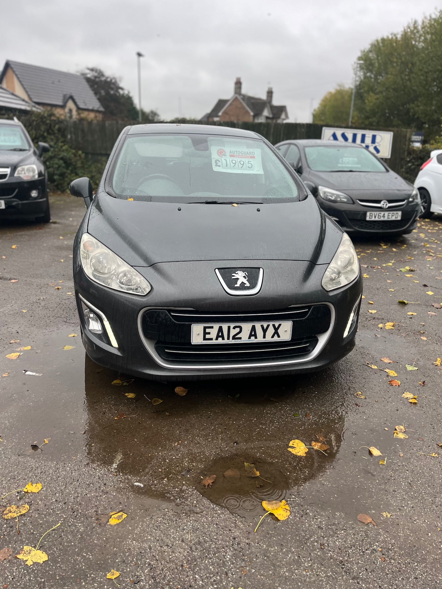 Used Peugeot 308 2012 for sale - 76143917: Photo 2