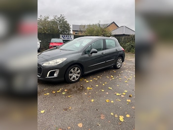 Used Peugeot 308 2012 for sale - 76143917: Photo 4