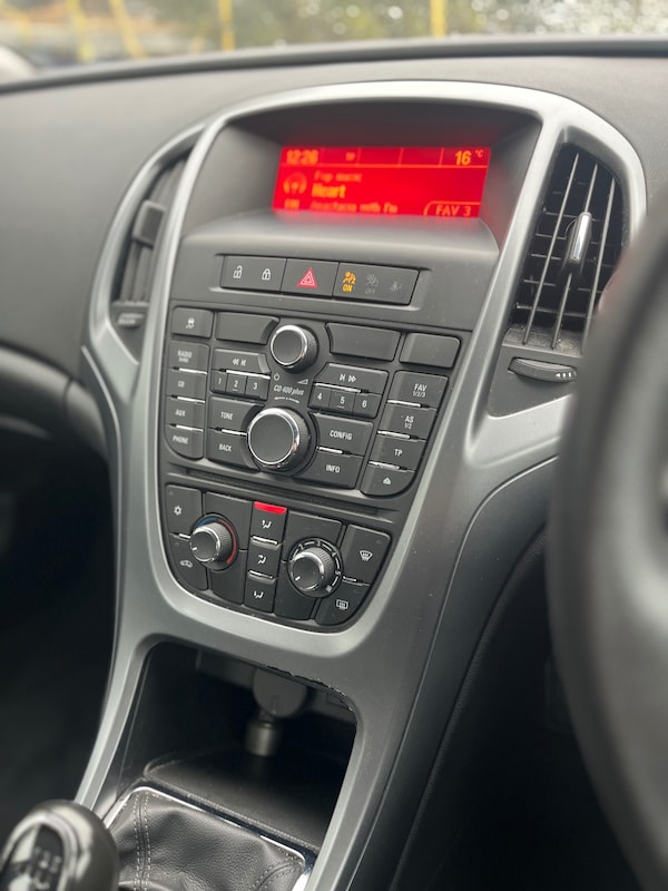 Used Vauxhall Astra 2014 for sale - 76143337: Photo 11