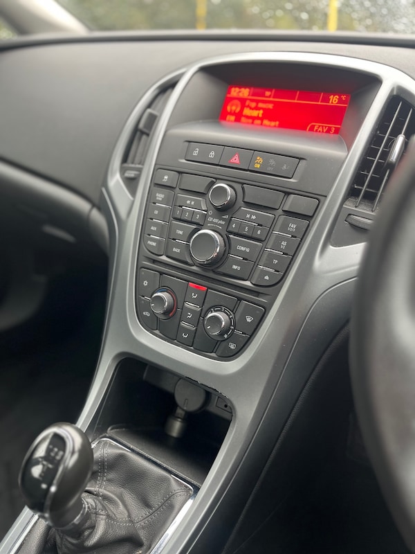 Used Vauxhall Astra 2014 for sale - 76143337: Photo 13