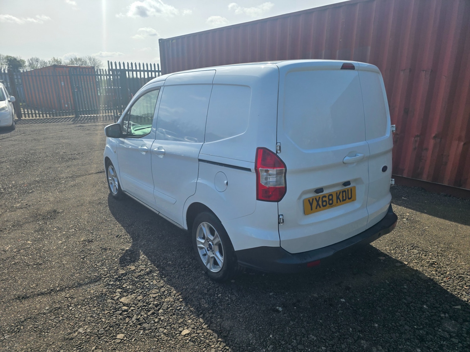 Used Ford Transit Courier 2018 for sale - 78223353: Photo 3