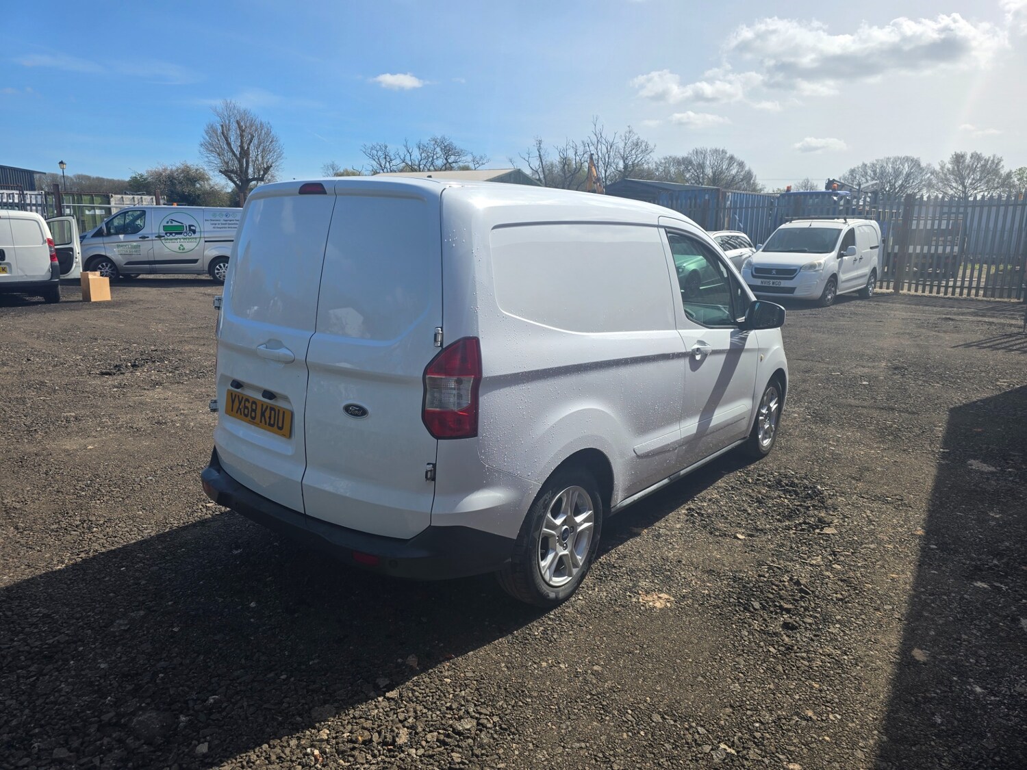 Used Ford Transit Courier 2018 for sale - 78223353: Photo 4