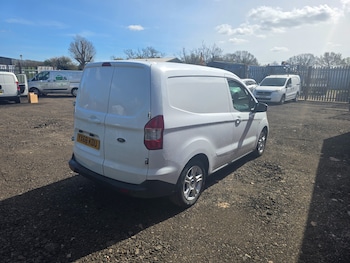 Used Ford Transit Courier 2018 for sale - 78223353: Photo