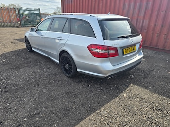 Used Mercedes-Benz E Class 2010 for sale - 78228454: Photo