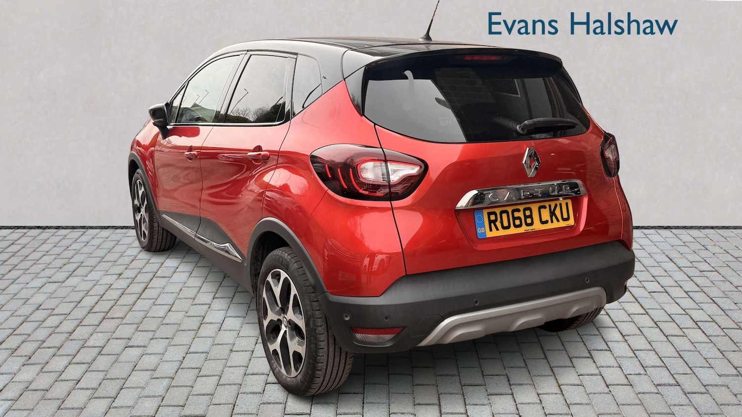 Used Renault Captur 2018 for sale - 77995754: Photo 2