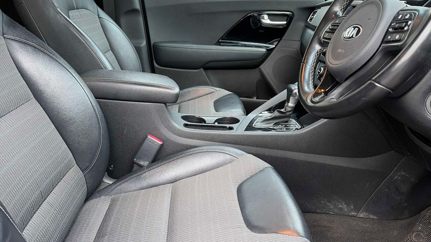 Used Kia Niro 2018 for sale - 77158449: Photo 3