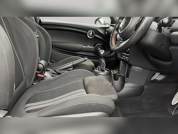 Used MINI Hatch 2019 for sale - 76718179: Photo