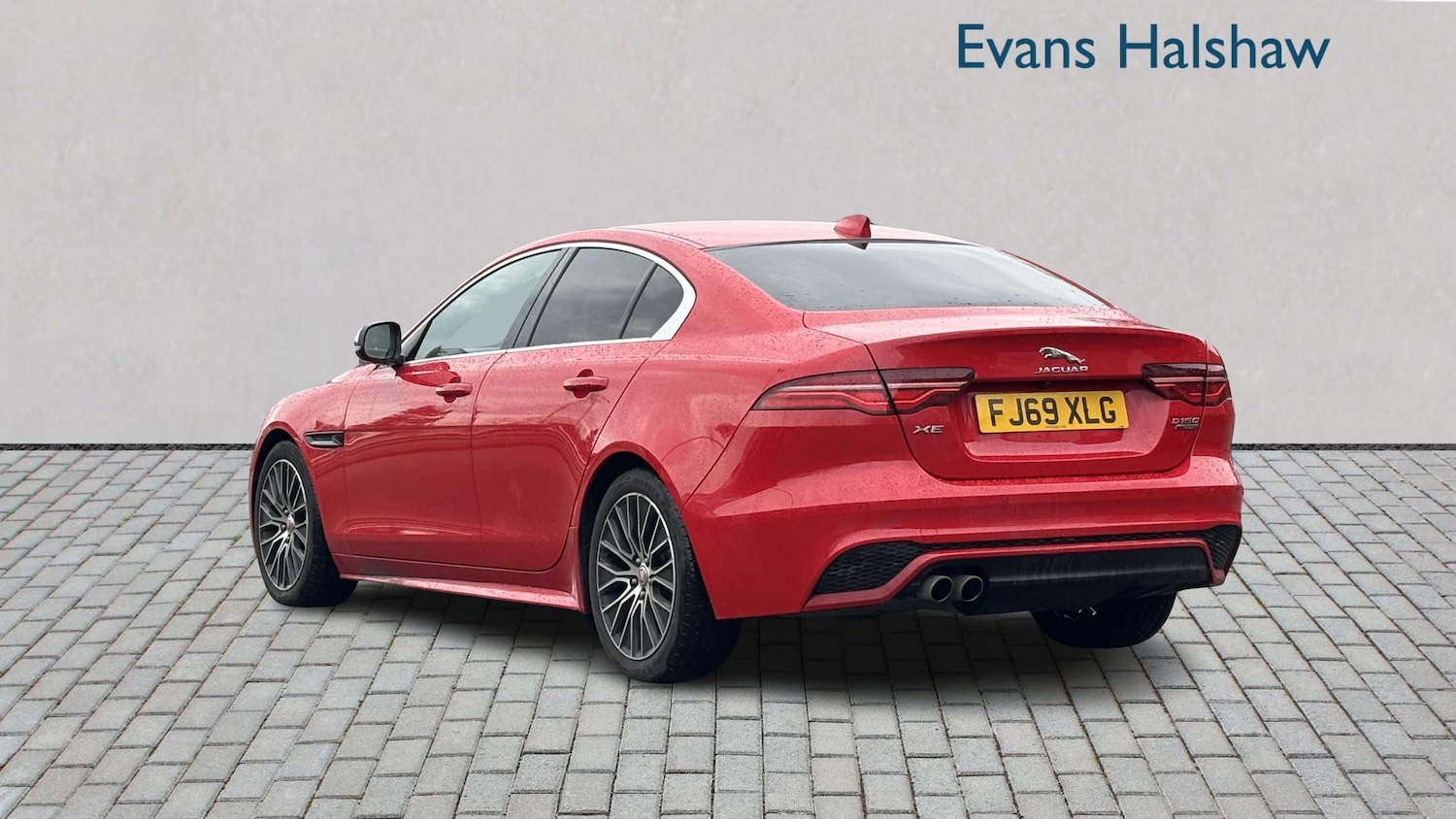 Used Jaguar XE 2019 for sale - 77333934: Photo 2