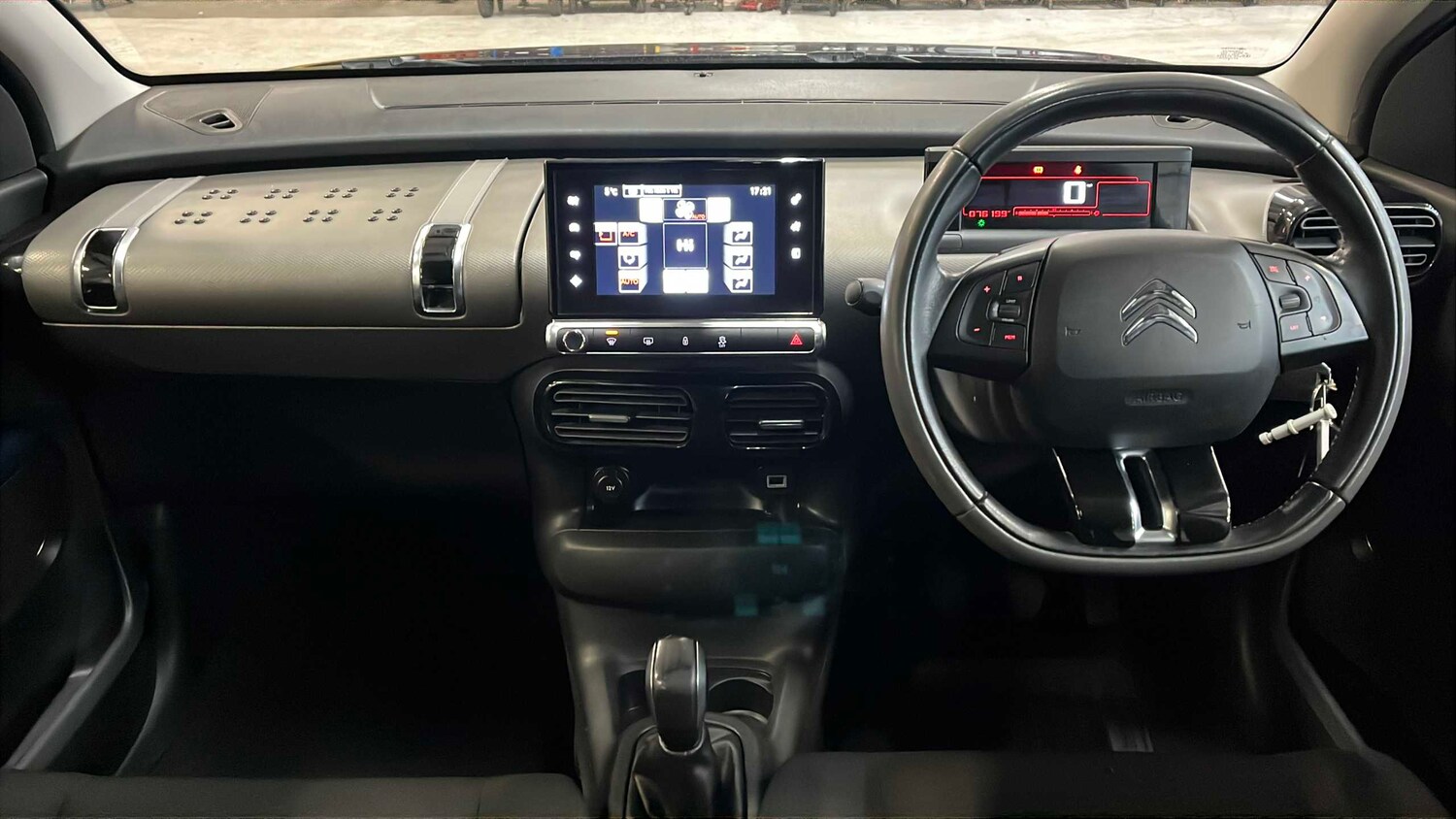 Used Citroen C4 Cactus 2017 for sale - 77811032: Photo 12