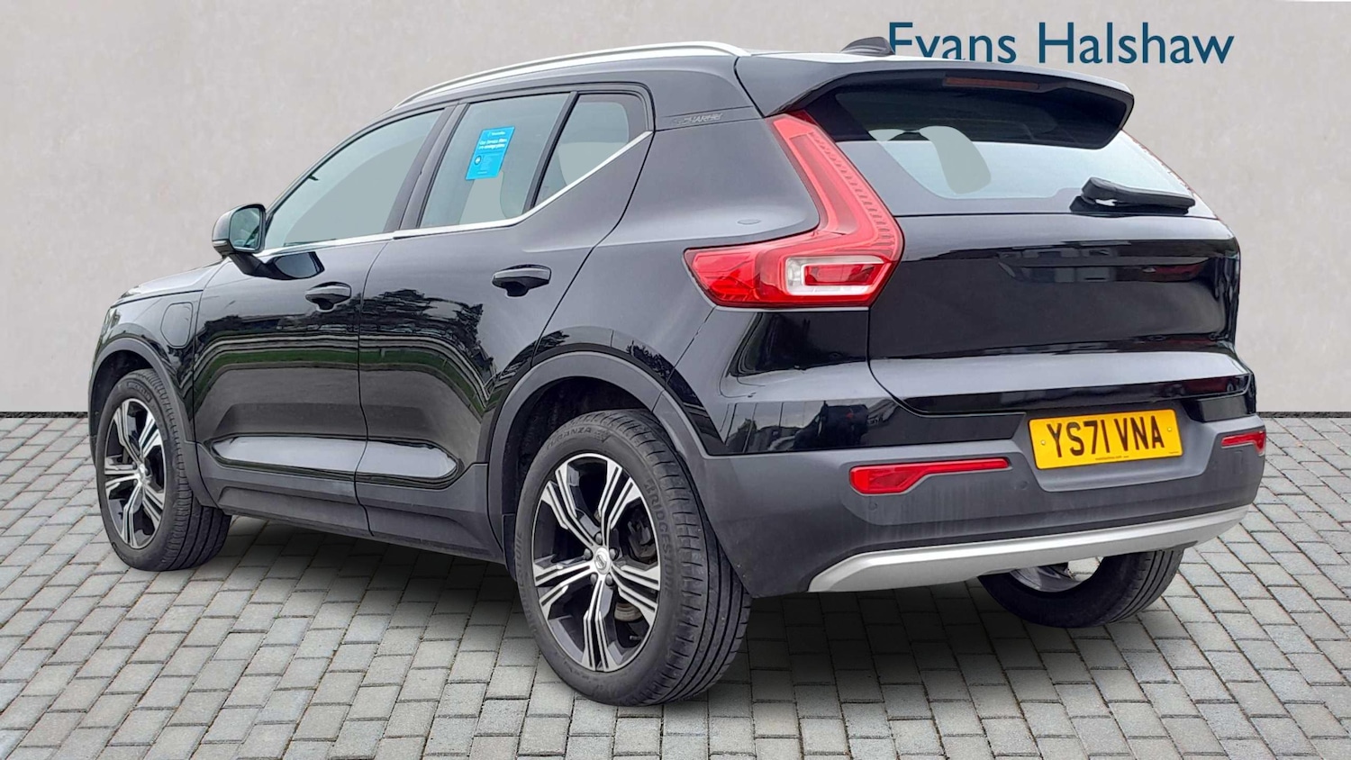 Used Volvo XC40 2022 for sale - 76401431: Photo 2