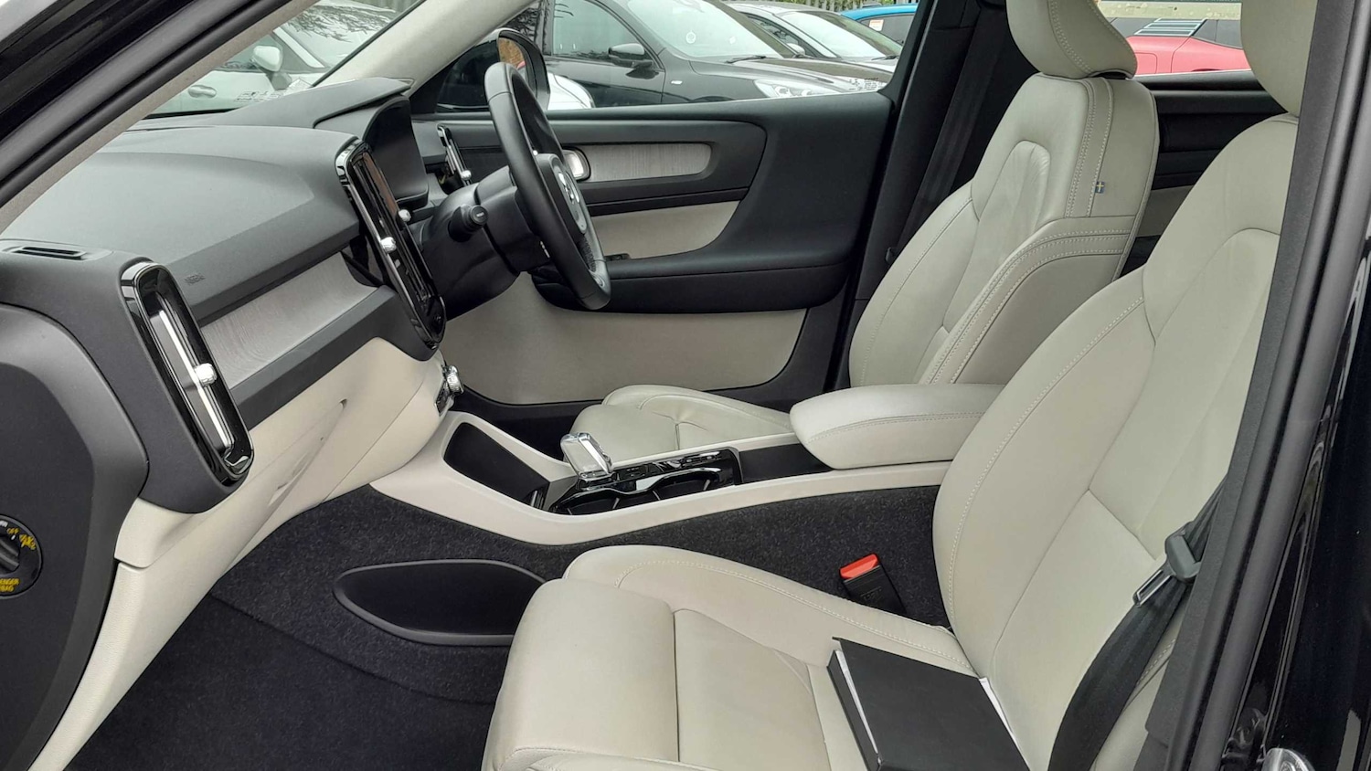 Used Volvo XC40 2022 for sale - 76401431: Photo 9