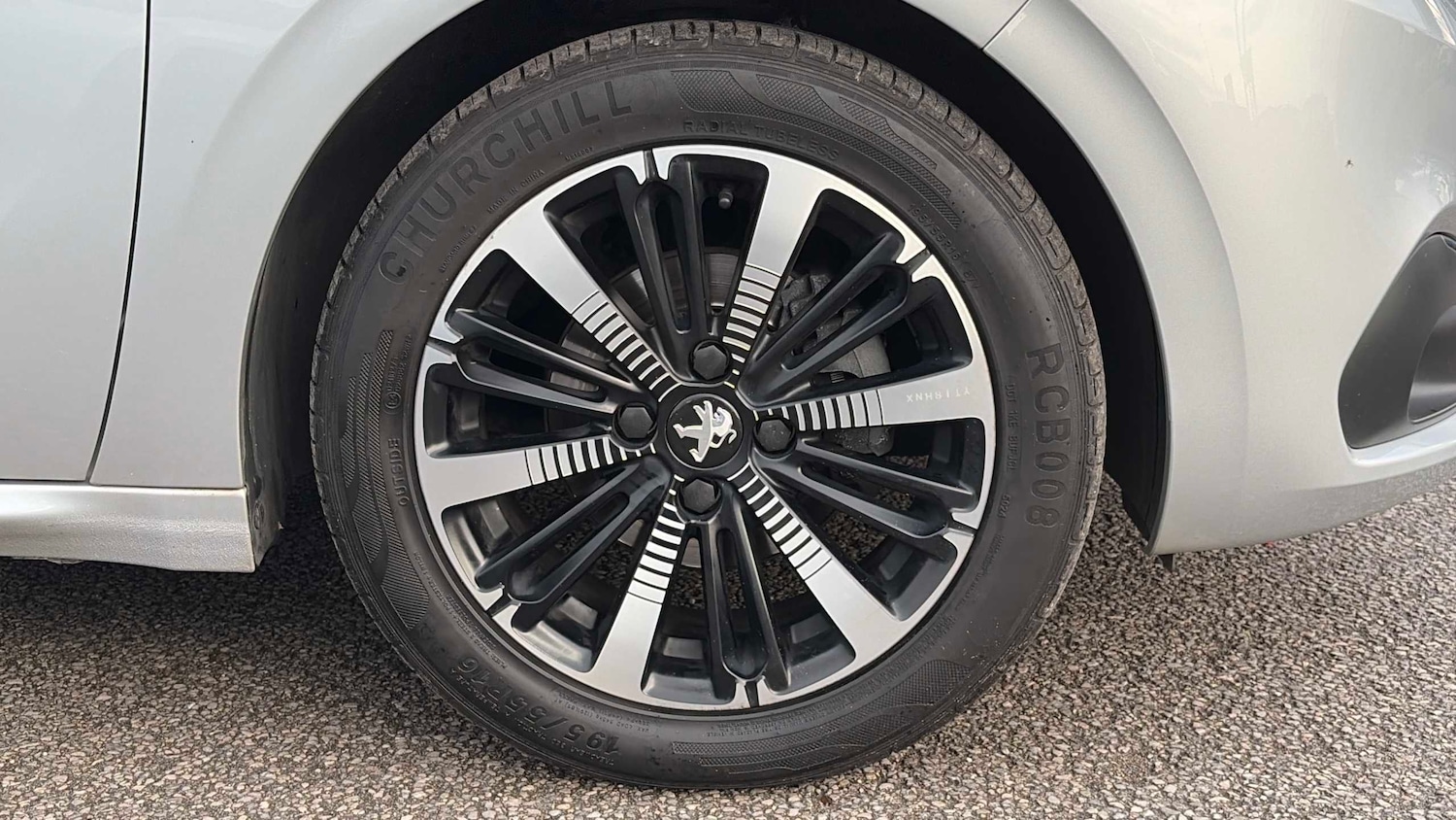 Used Peugeot 208 2018 for sale - 76955228: Photo 7