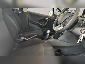 Used Peugeot 208 2019 for sale - 79671982: Photo