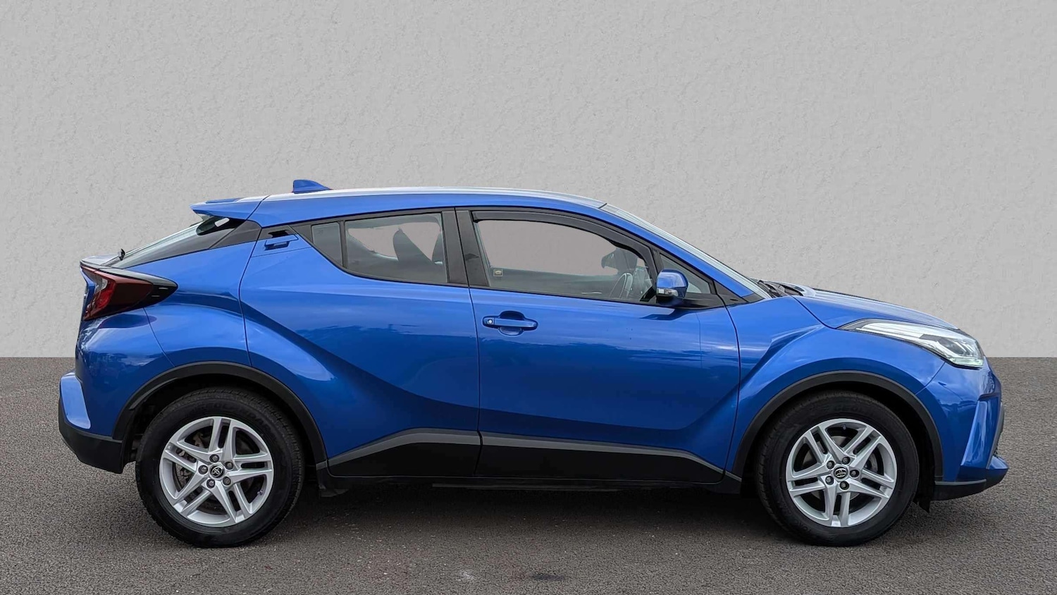 Used Toyota C-HR 2022 for sale - 77294125: Photo 6