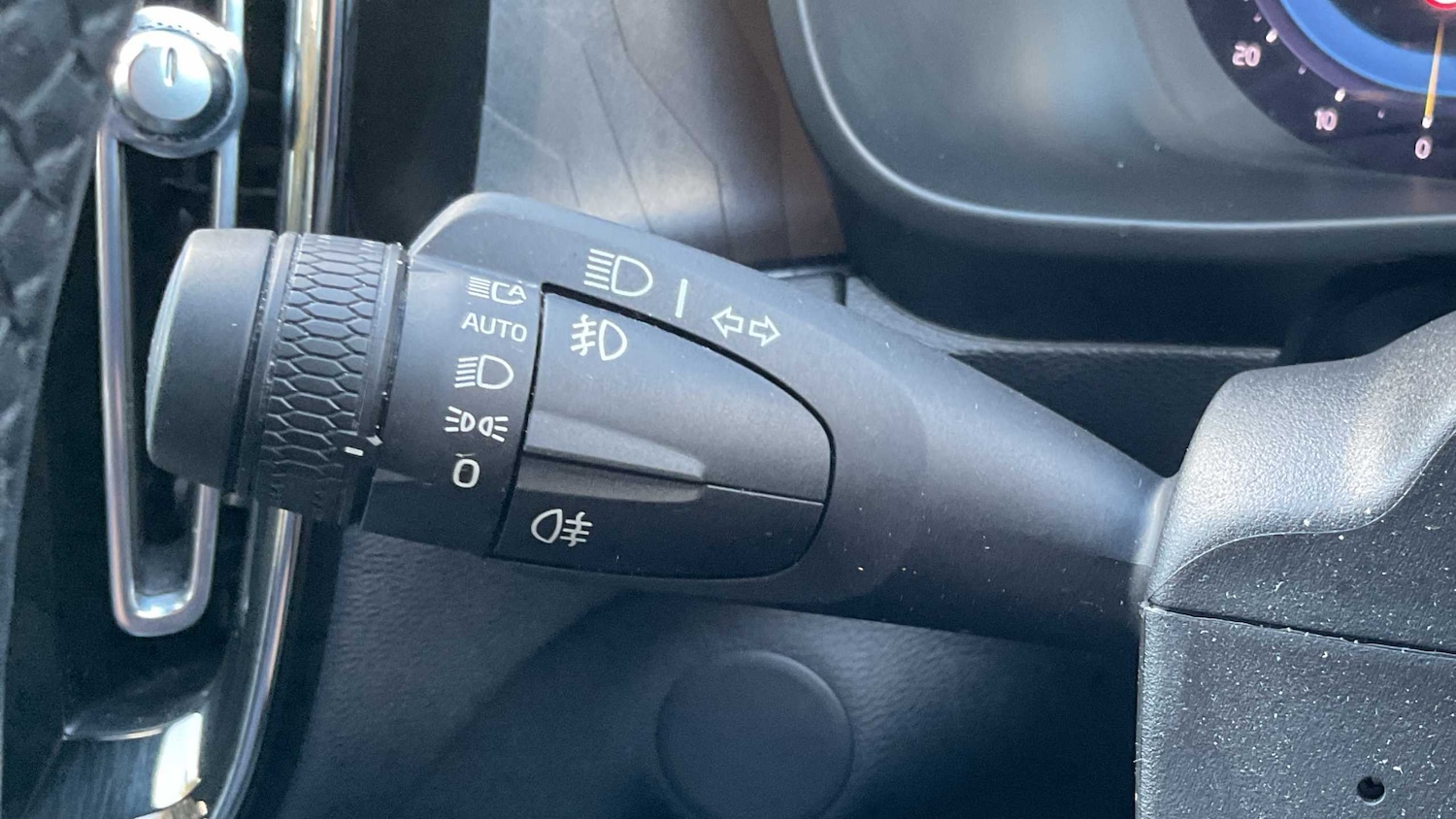 Used Volvo XC40 2022 for sale - 76401296: Photo 28