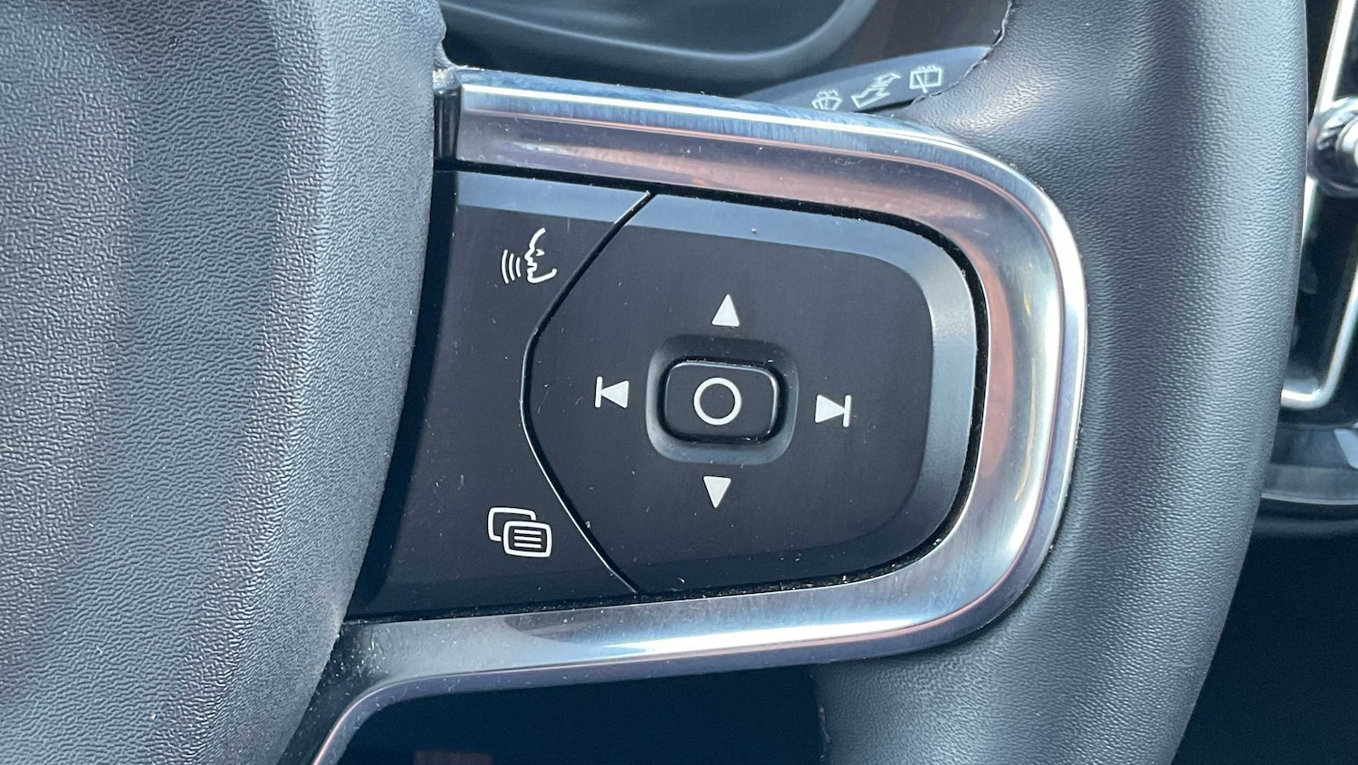 Used Volvo XC40 2022 for sale - 76401296: Photo 31