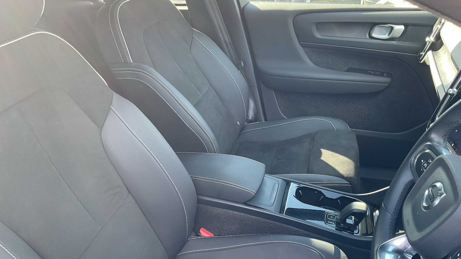 Used Volvo XC40 2022 for sale - 76401296: Photo 35