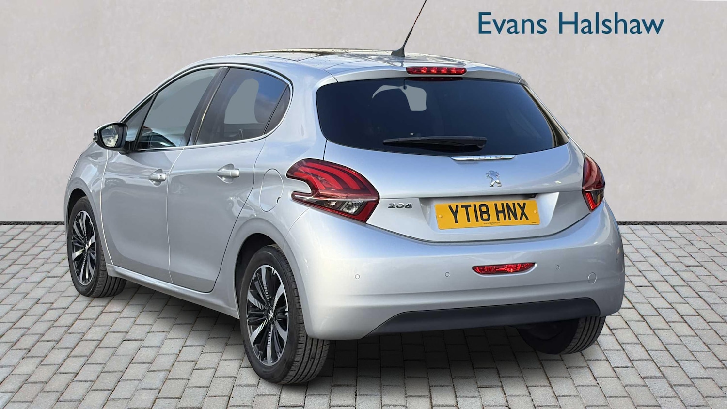 Used Peugeot 208 2018 for sale - 76576044: Photo 2