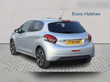 Used Peugeot 208 2018 for sale - 76576044: Photo