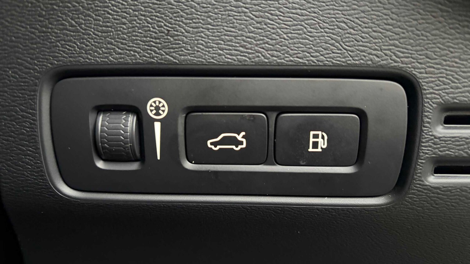 Used Volvo XC40 2021 for sale - 77308330: Photo 16