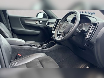 Used Volvo XC40 2021 for sale - 77308330: Photo