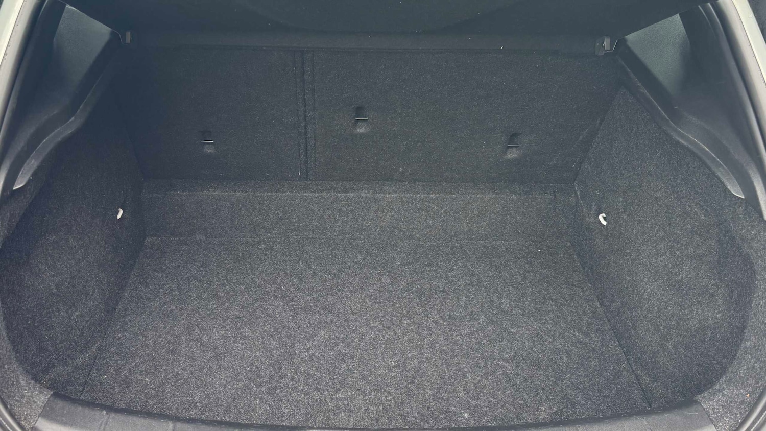 Used Volvo V40 2015 for sale - 78104944: Photo 11