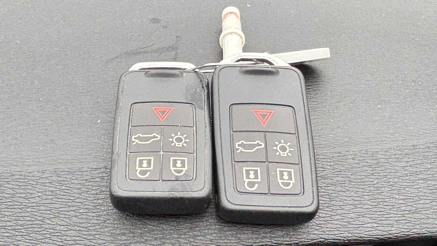 Used Volvo V40 2015 for sale - 78104944: Photo 13