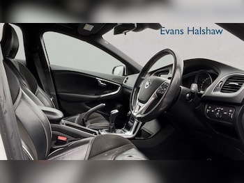 Used Volvo V40 2015 for sale - 78104944: Photo