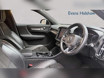 Used Volvo XC40 2021 for sale - 77103100: Photo