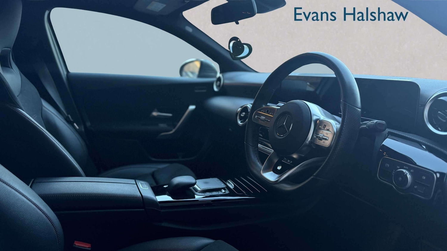 Used Mercedes-Benz A-Class 2020 for sale - 77943333: Photo 3