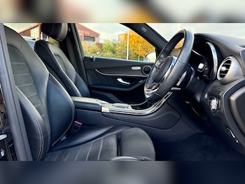 Used Mercedes-Benz GLC 2019 for sale - 76401434: Photo