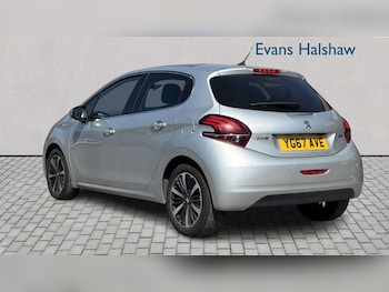 Used Peugeot 208 2017 for sale - 79183530: Photo