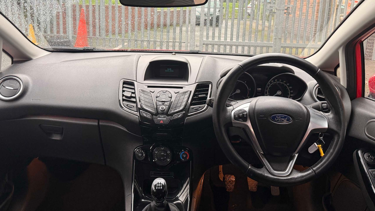 Used Ford Fiesta 2015 for sale - 76624582: Photo 8