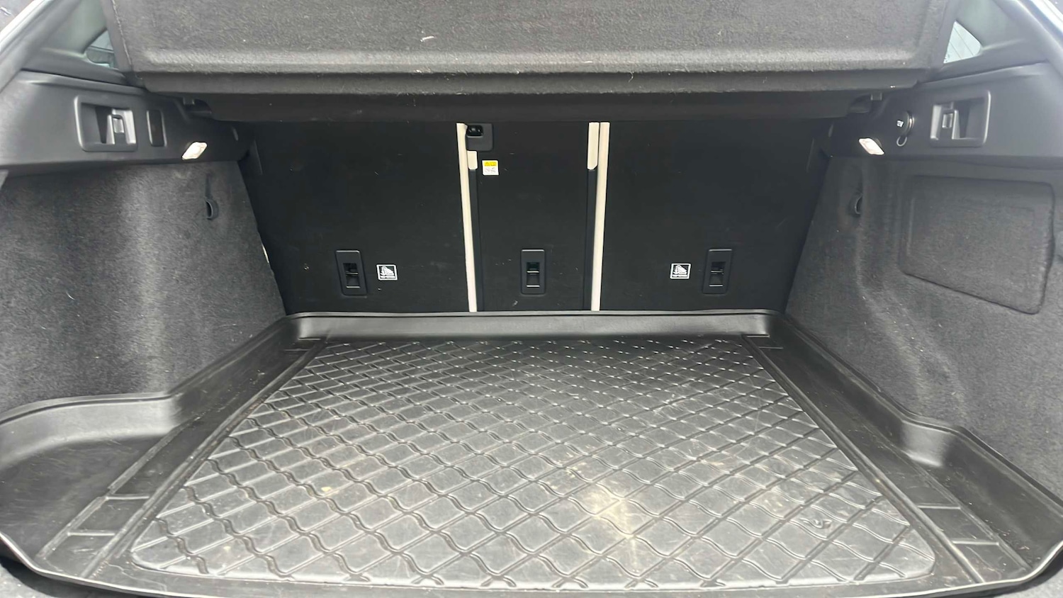 Used Jaguar F-Pace 2018 for sale - 77628067: Photo 11