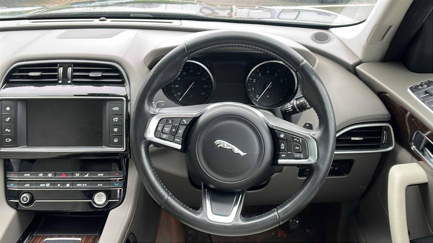 Used Jaguar F-Pace 2018 for sale - 77628067: Photo 12