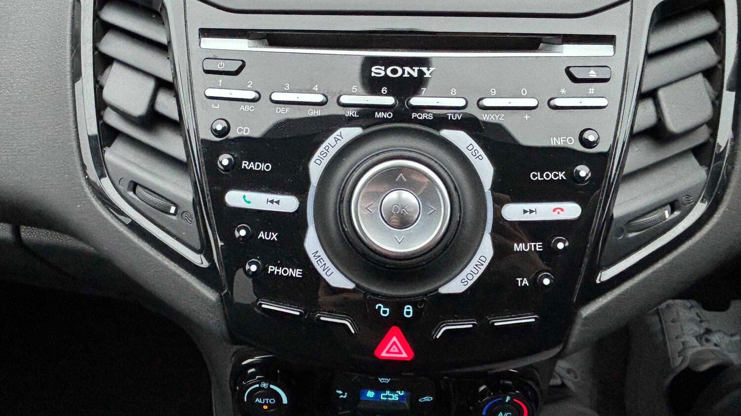 Used Ford Fiesta 2014 for sale - 77553115: Photo 15