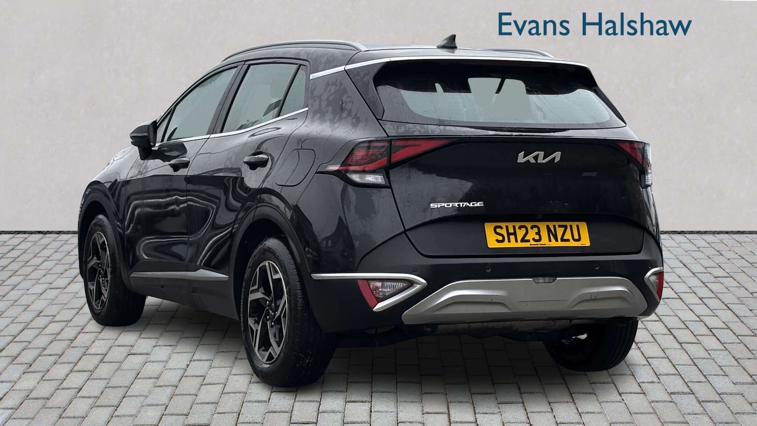 Used Kia Sportage 2023 for sale - 77972708: Photo 2