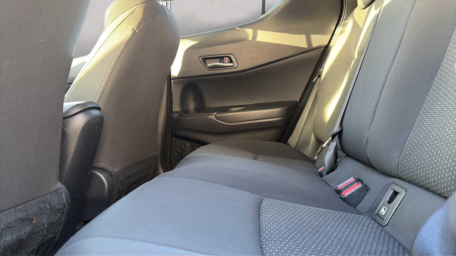 Used Toyota C-HR 2018 for sale - 77082997: Photo 10