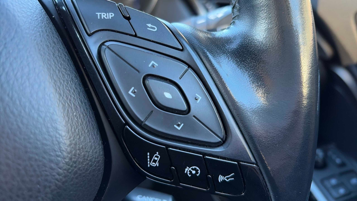 Used Toyota C-HR 2018 for sale - 77082997: Photo 14